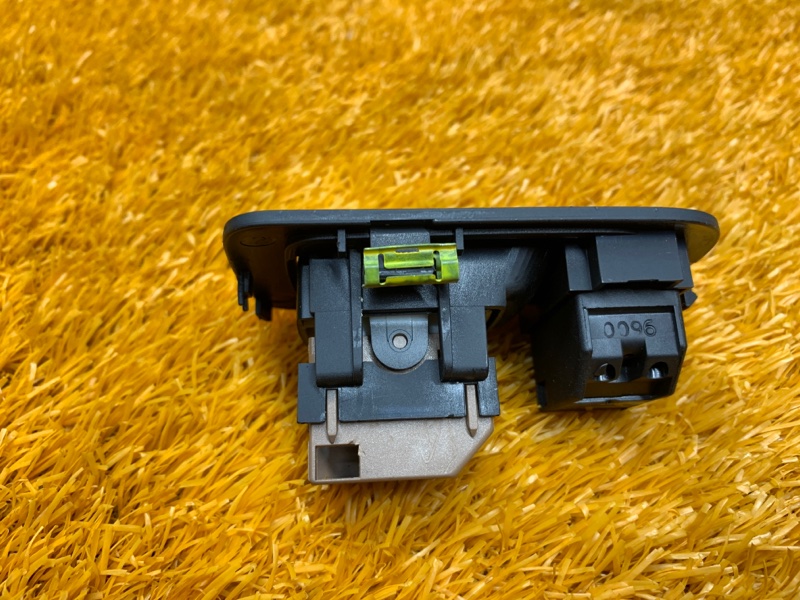 кнопка стеклоподъемника, 210 рублей, Красноярск