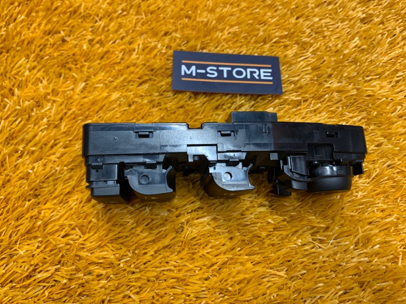 Блок управления стеклоподъемниками, 1000 рублей, Красноярск