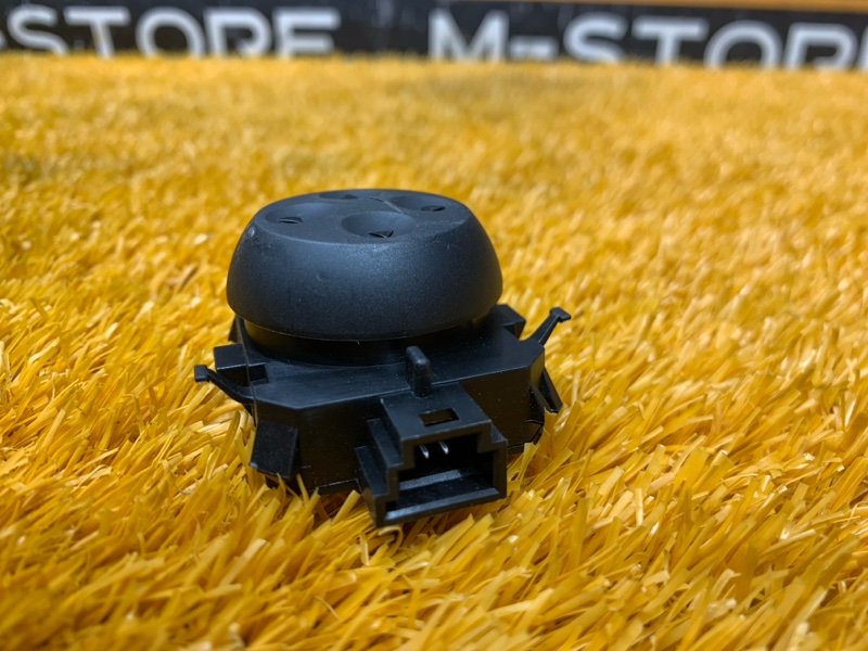 кнопка регулировки сиденья, 700 рублей, Красноярск