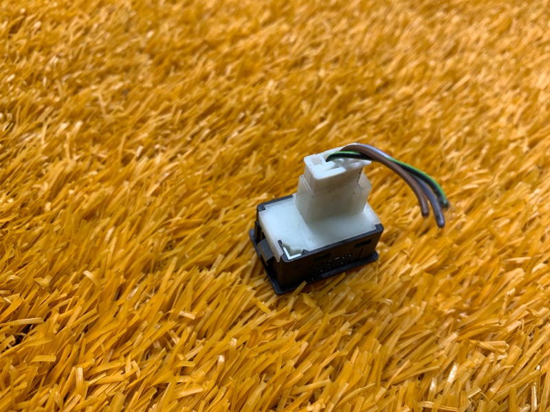 Кнопка открывания багажника, 500 рублей, Красноярск