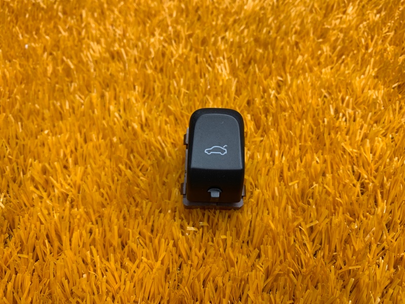 Кнопка открывания багажника, 350 рублей, Красноярск