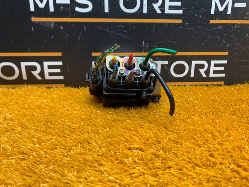 Блок клапанов пневмоподвески, 7000 рублей, Красноярск