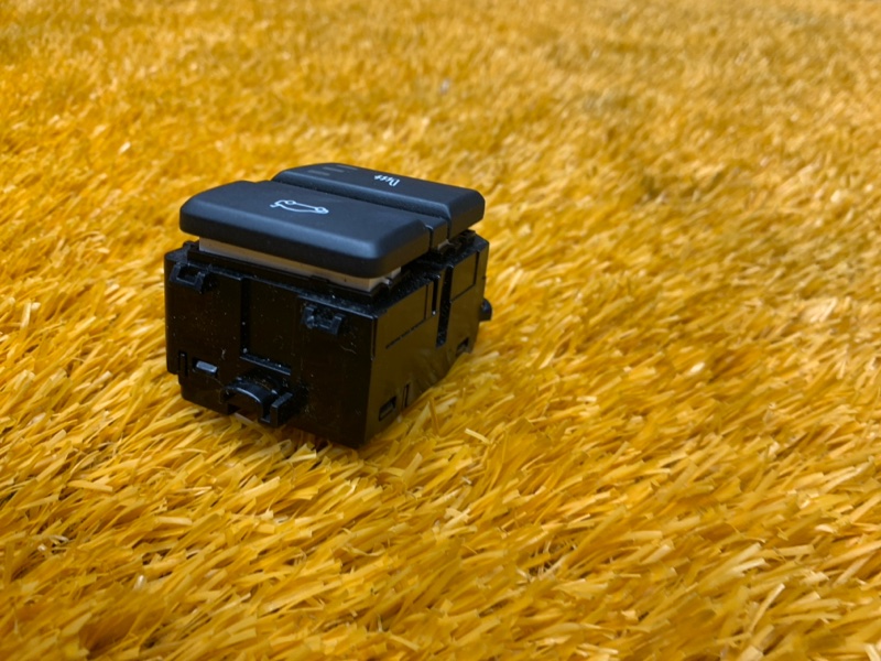 Кнопка подогрева сидений, 800 рублей, Красноярск