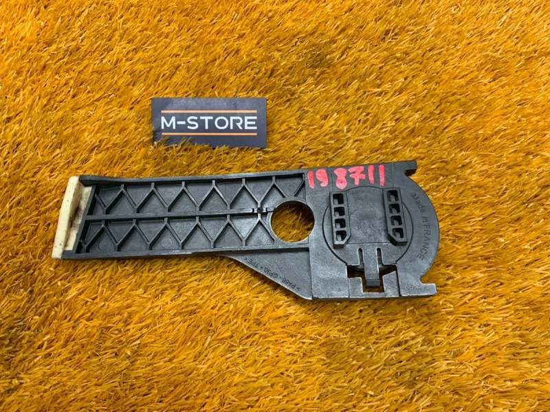 Кронштейн радиатора, 930 рублей, Красноярск