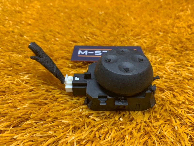 кнопка регулировки сиденья, 700 рублей, Красноярск