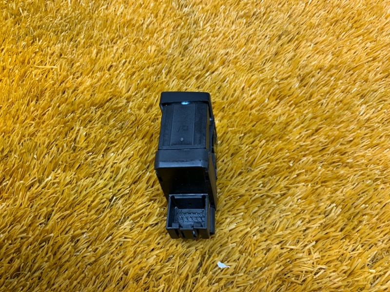 Кнопка стояночного тормоза, 500 рублей, Красноярск