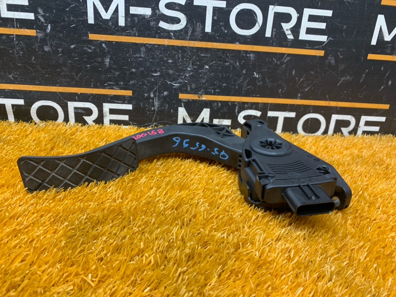 педаль газа, 500 рублей, Красноярск