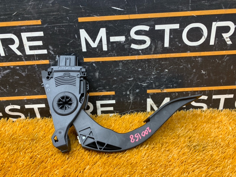 педаль газа, 500 рублей, Красноярск