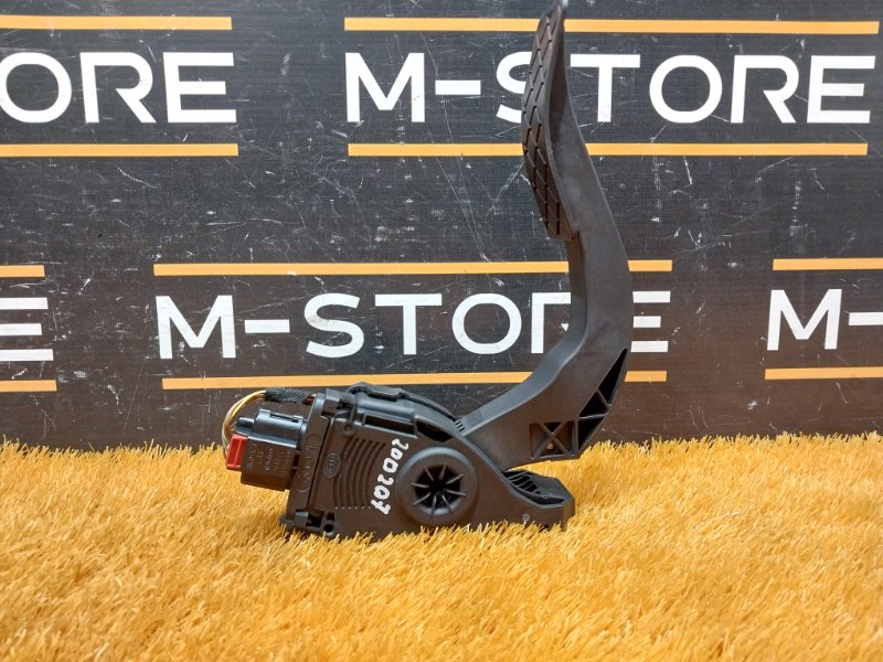 педаль газа, 500 рублей, Красноярск