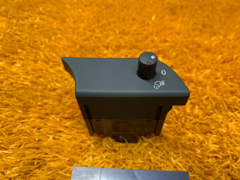 Кнопка корректора фар, 200 рублей, Красноярск