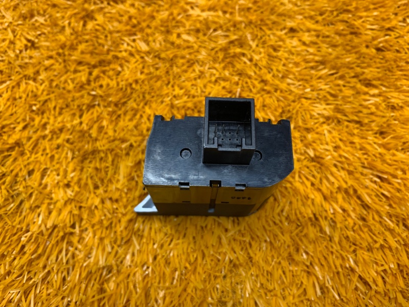 Кнопка корректора фар, 200 рублей, Красноярск