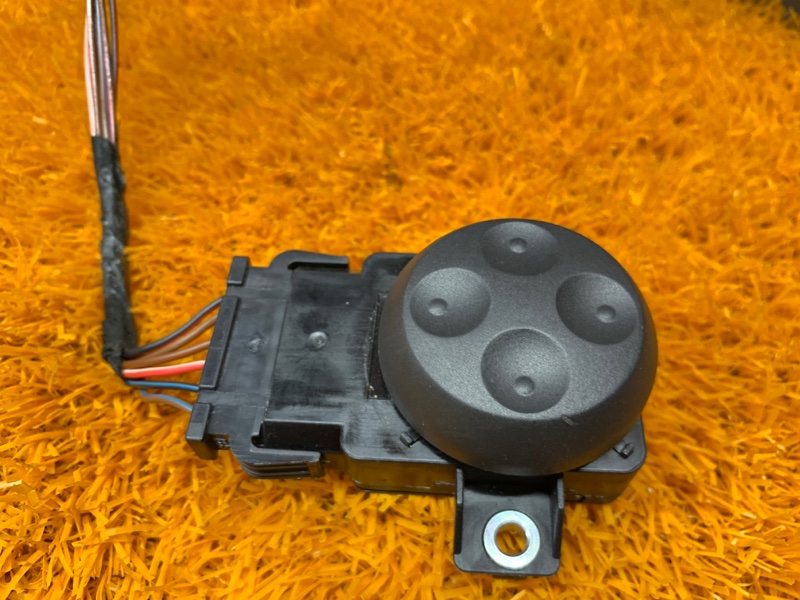 кнопка регулировки сиденья, 700 рублей, Красноярск