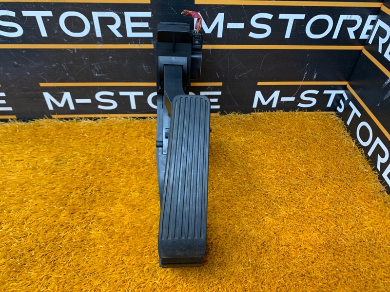 педаль газа, 1000 рублей, Красноярск