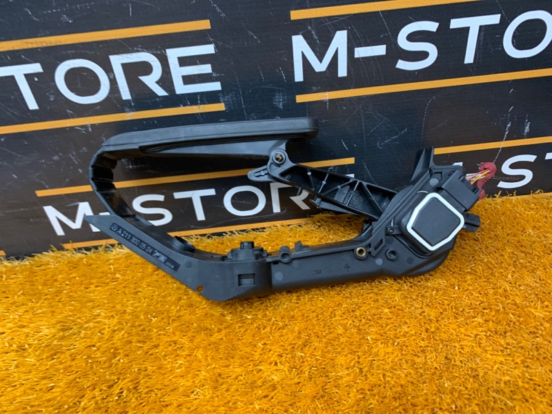 педаль газа, 1000 рублей, Красноярск