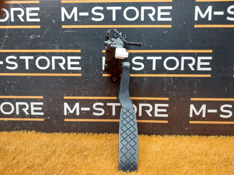 педаль газа, 500 рублей, Красноярск