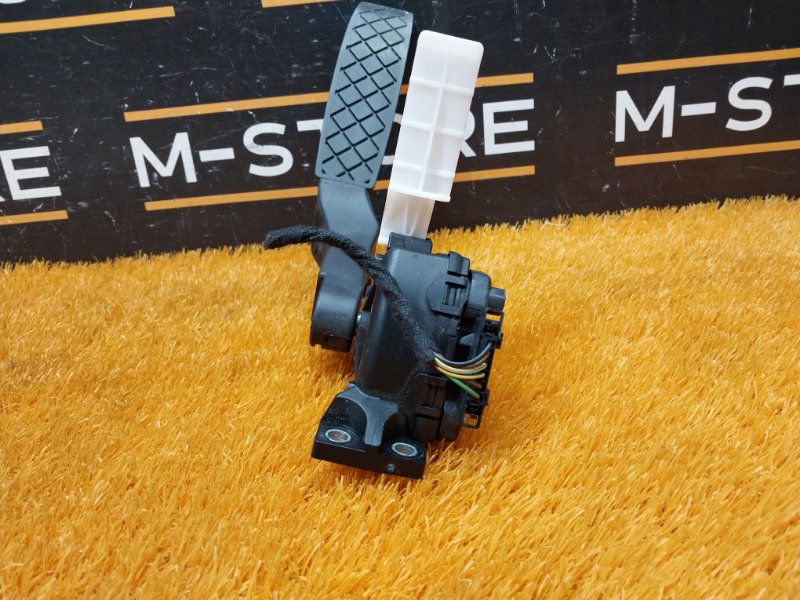 педаль газа, 500 рублей, Красноярск