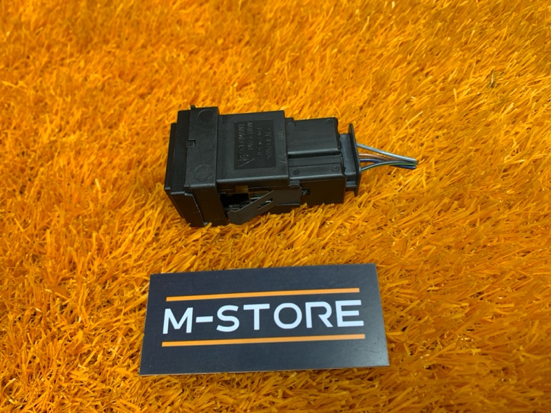 Кнопка подогрева сидений, 300 рублей, Красноярск