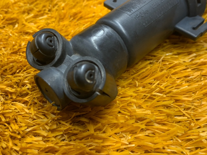 Форсунка омывателя фары, 1000 рублей, Красноярск