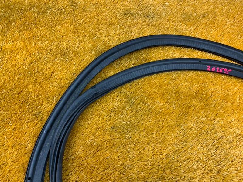 Уплотнитель багажника, 670 рублей, Красноярск