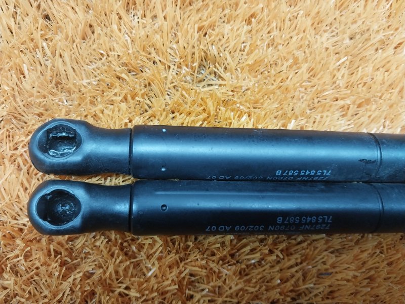 Амортизатор стекла багажника, 450 рублей, Красноярск