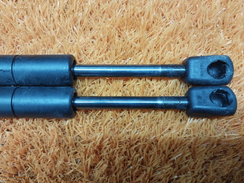 Амортизатор стекла багажника, 450 рублей, Красноярск