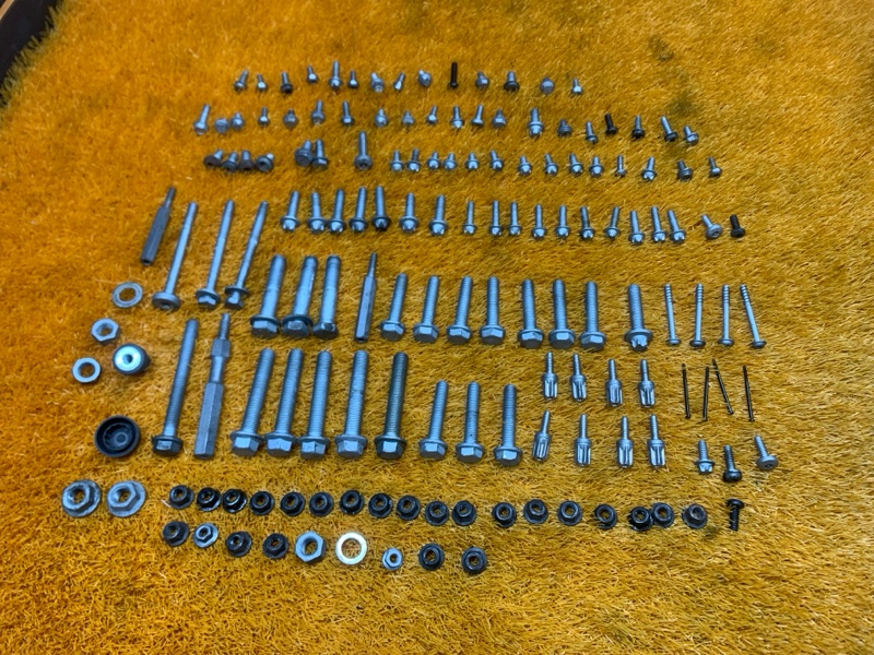 Болты и гайки ДВС, 930 рублей, Красноярск