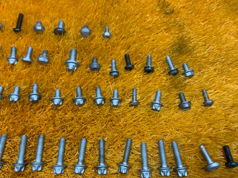 Болты и гайки ДВС, 930 рублей, Красноярск