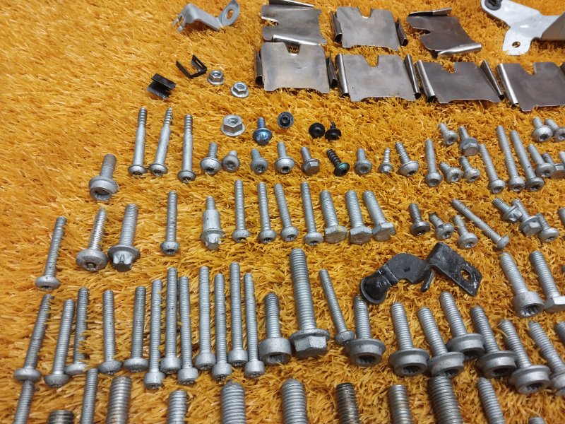 Болты и гайки ДВС, 1100 рублей, Красноярск