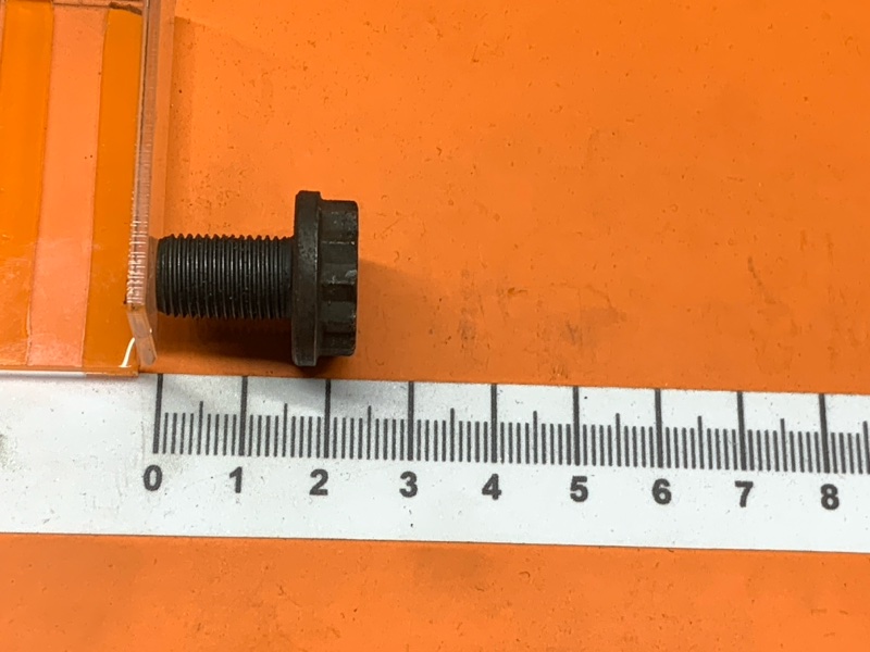 болт гидротрансформатора, 300 рублей, Красноярск