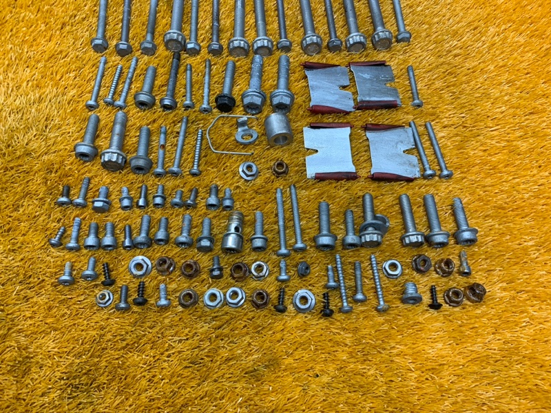 Болты и гайки ДВС, 810 рублей, Красноярск