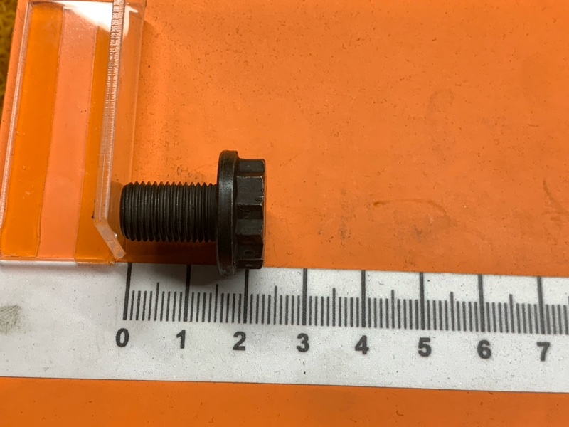 болт гидротрансформатора, 300 рублей, Красноярск