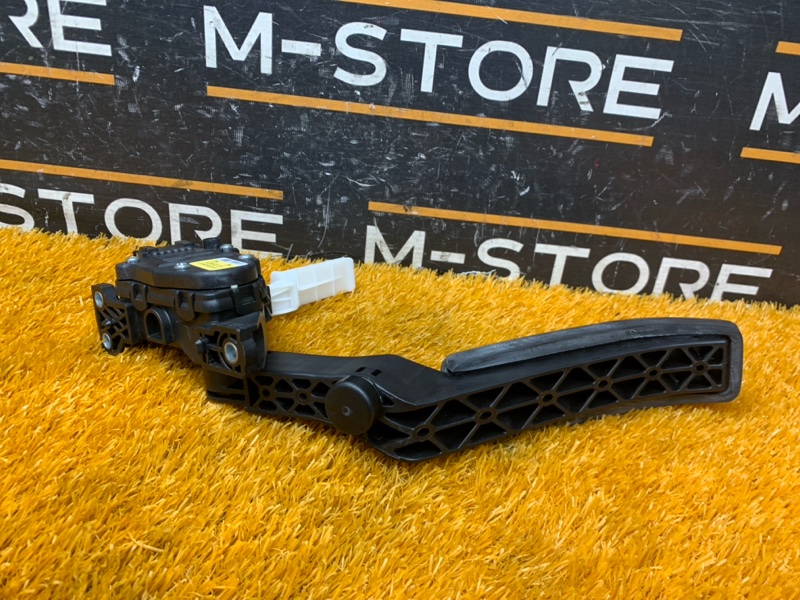 педаль газа, 500 рублей, Красноярск