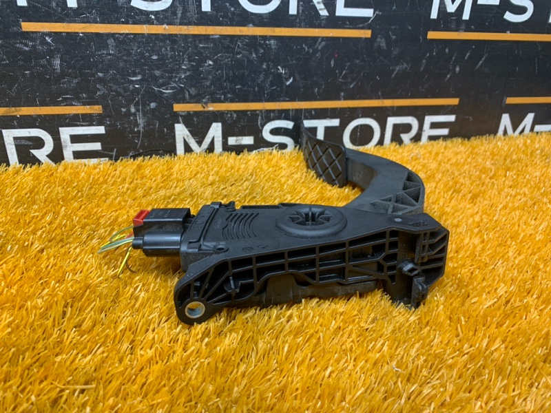 педаль газа, 500 рублей, Красноярск