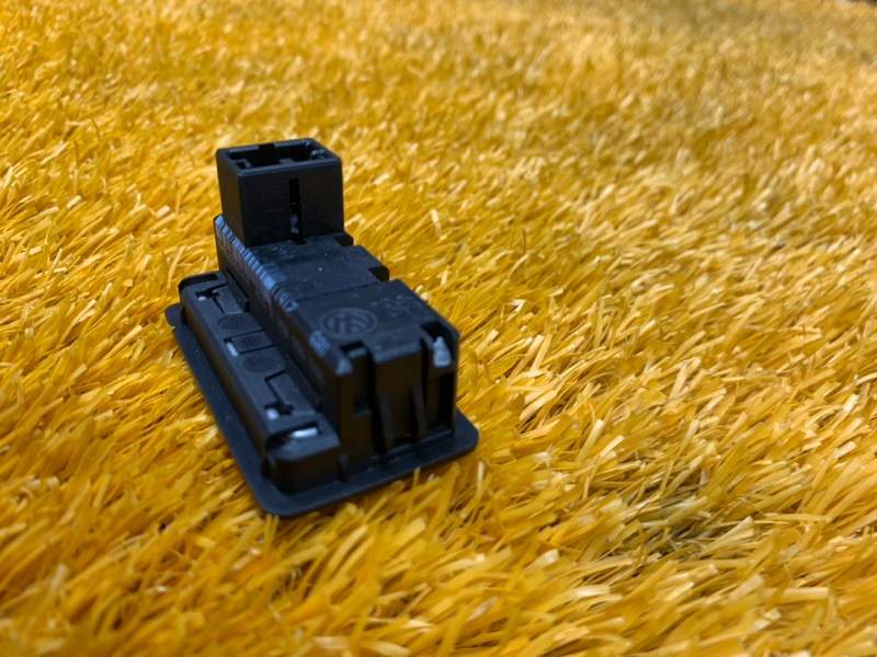 кнопка закрывания багажника, 1000 рублей, Красноярск