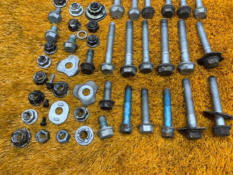 Болты и гайки задней подвески, 810 рублей, Красноярск