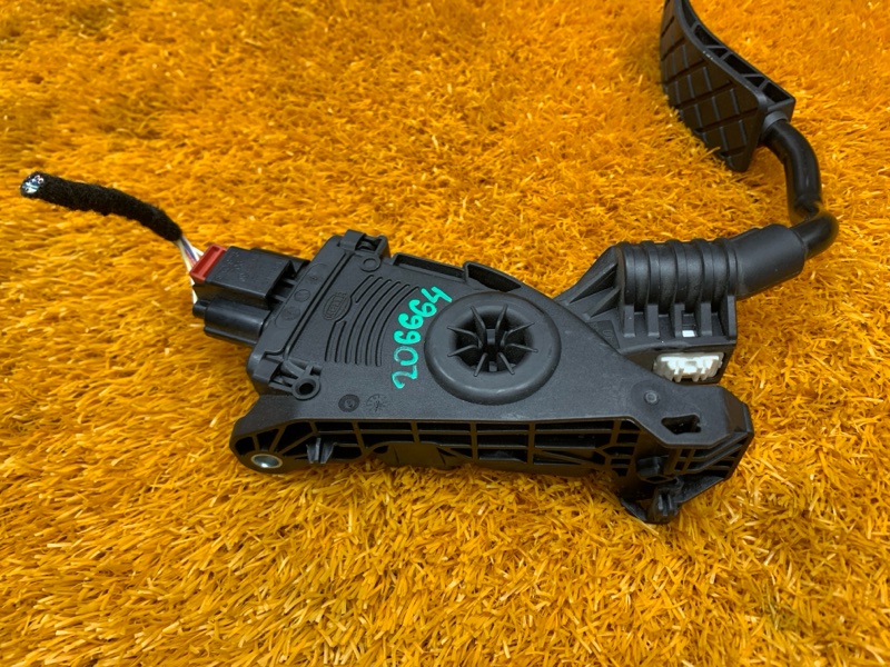 педаль газа, 670 рублей, Красноярск