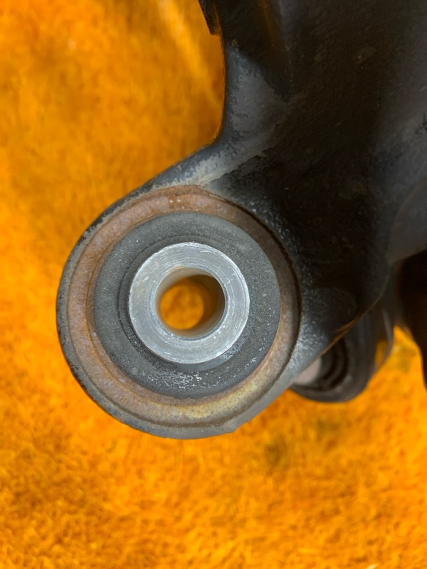 кулак поворотный, 2000 рублей, Красноярск