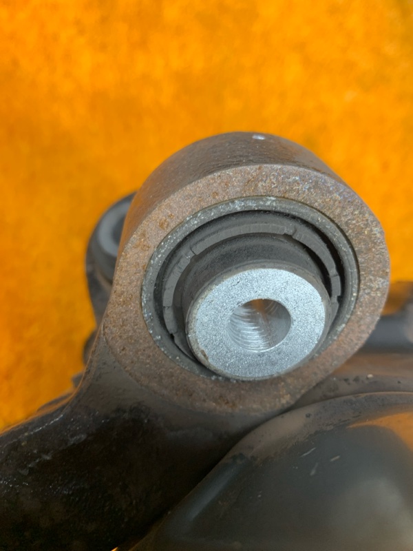 кулак поворотный, 2000 рублей, Красноярск