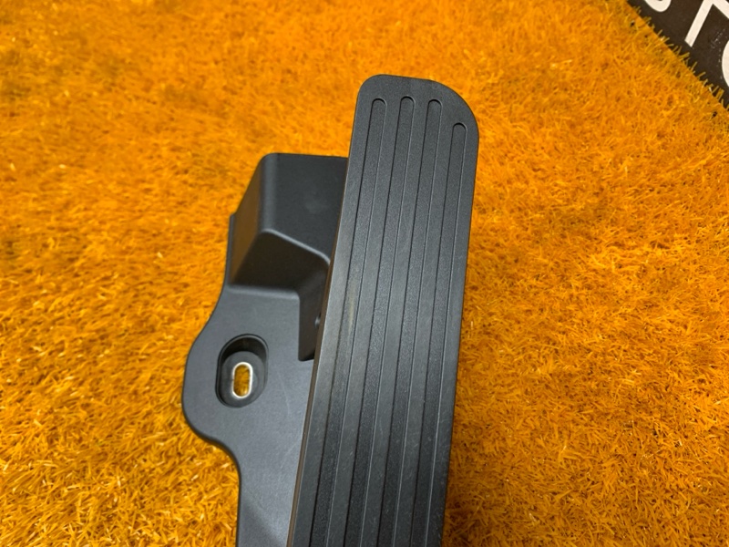 педаль газа, 900 рублей, Красноярск