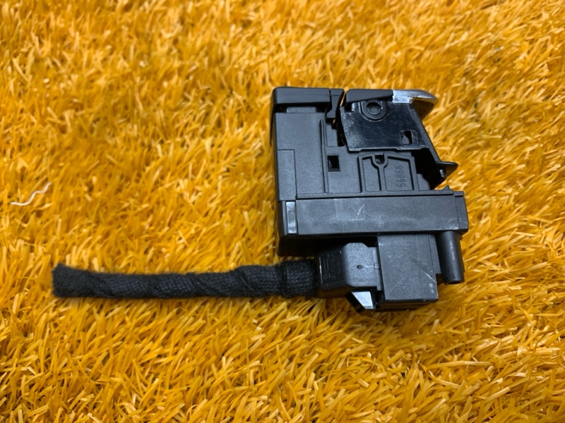 Кнопка стояночного тормоза, 500 рублей, Красноярск