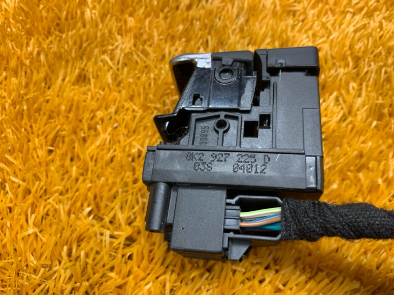 Кнопка стояночного тормоза, 500 рублей, Красноярск