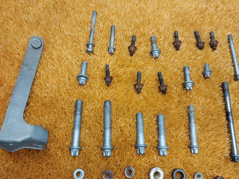 Болты и гайки ДВС, 800 рублей, Красноярск