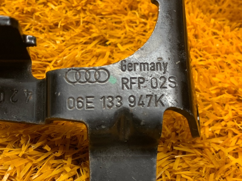 Кронштейн крышки двигателя, 300 рублей, Красноярск