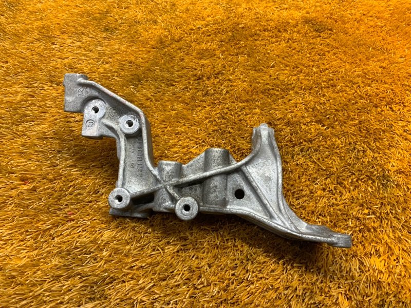 кронштейн, 300 рублей, Красноярск