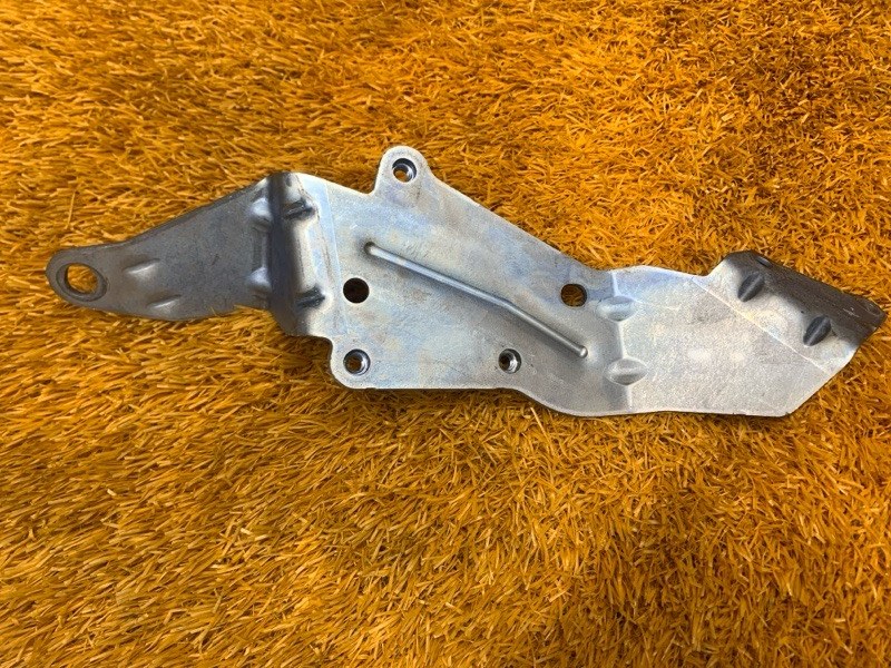 кронштейн, 300 рублей, Красноярск