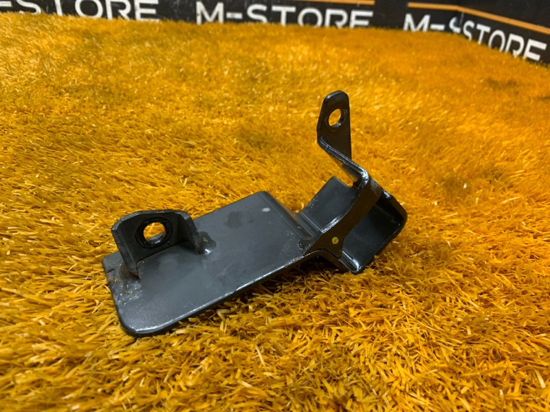 кронштейн, 300 рублей, Красноярск