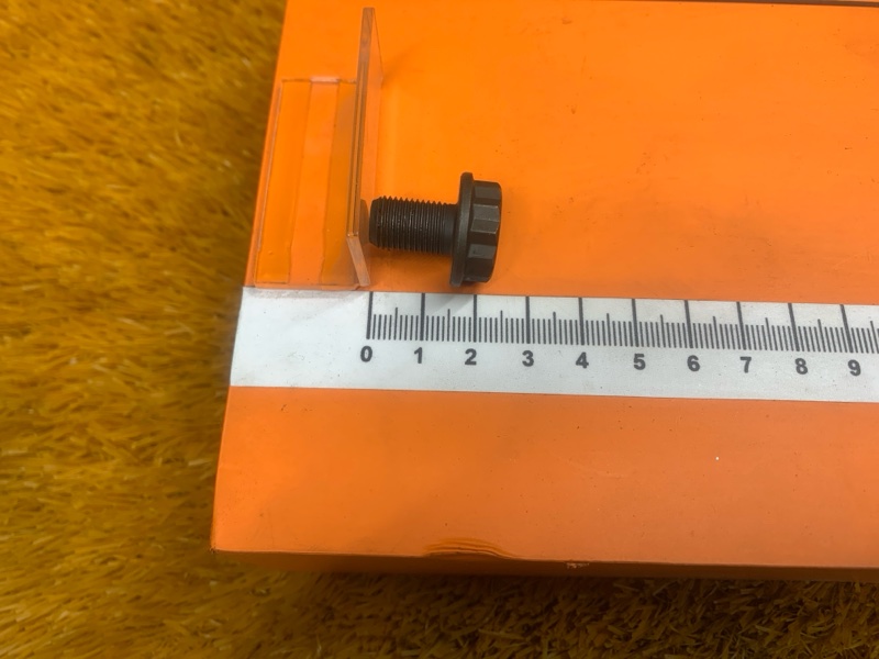 болт гидротрансформатора, 300 рублей, Красноярск