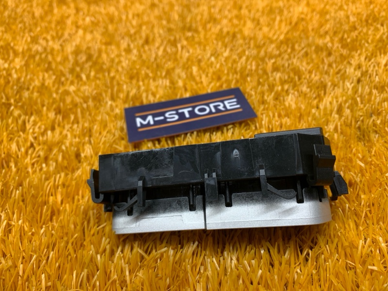 Кнопка подогрева сидений, 1000 рублей, Красноярск