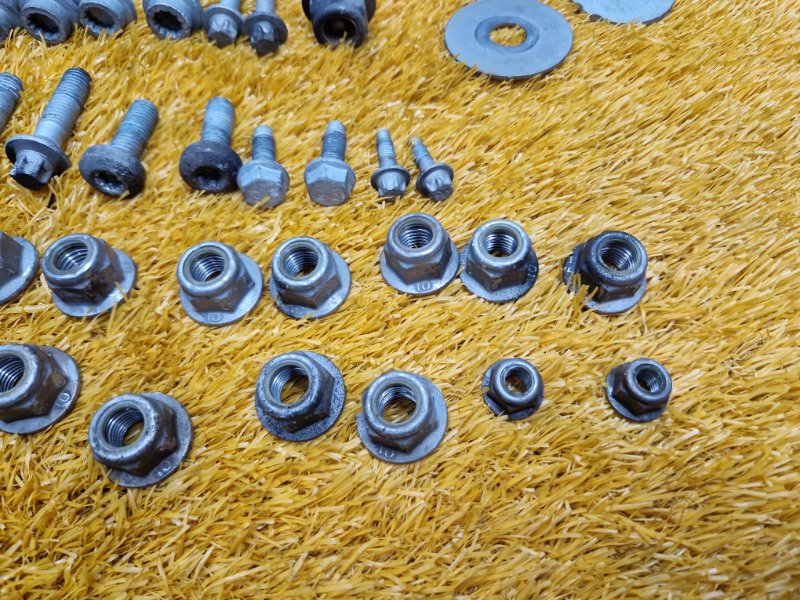 Болты и гайки задней подвески, 620 рублей, Красноярск