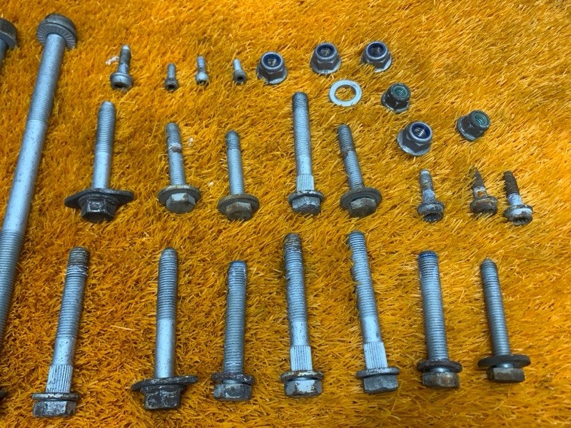Болты и гайки задней подвески, 700 рублей, Красноярск
